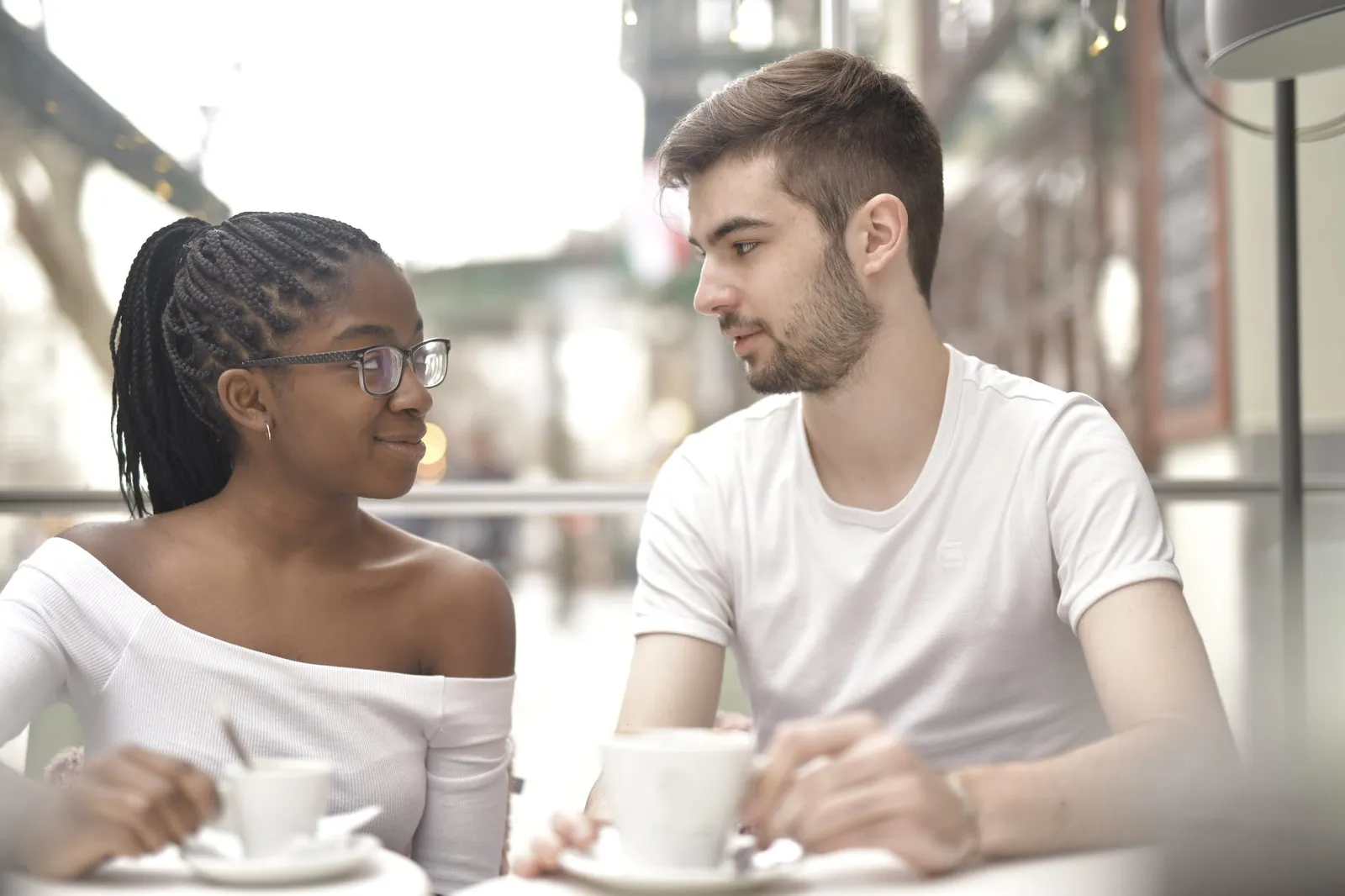 Solusi PDKT Bebas Canggung, Ini 7 Tips Flirting Penuh Percaya Diri
