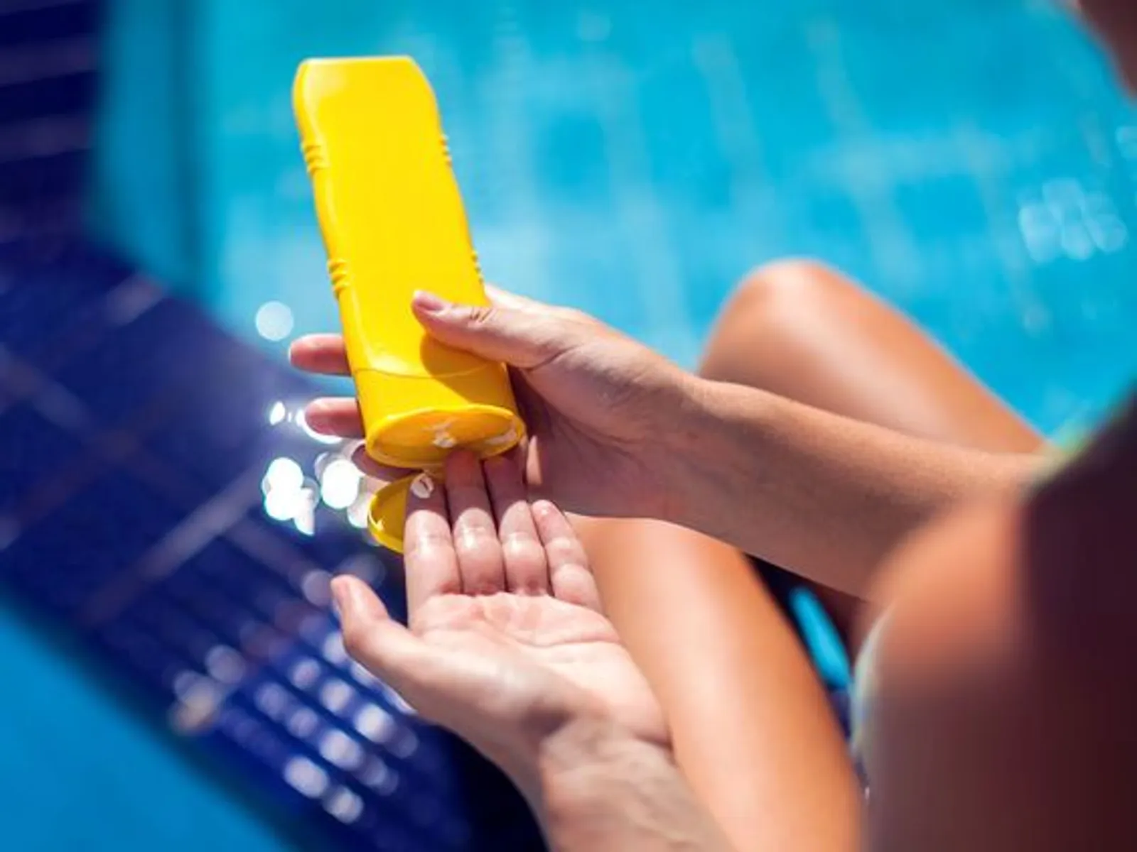 5 Fakta Mengenai Kedaluwarsa Sunscreen dan Tanda-Tandanya