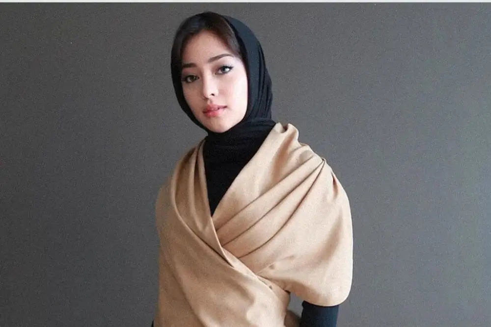 Dulu Seksi Sekarang Tertutup, Begini Gaya Riasan Terkini Nikita Willy