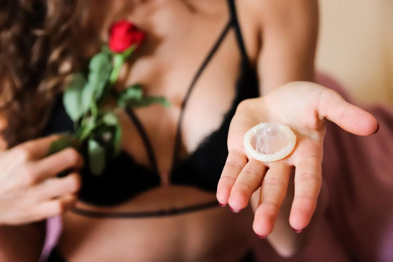 7 Kesalahan yang Sering Dilakukan Saat Memakai Kondom