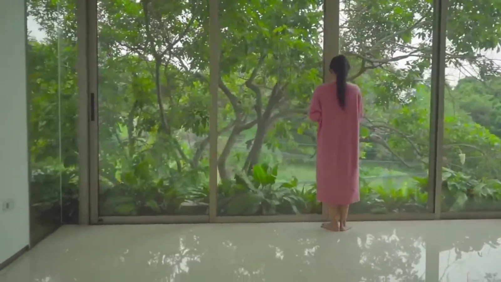 Bak Rumah di Film 'Parasite', 10 Potret Rumah Baru Dewi Perssik