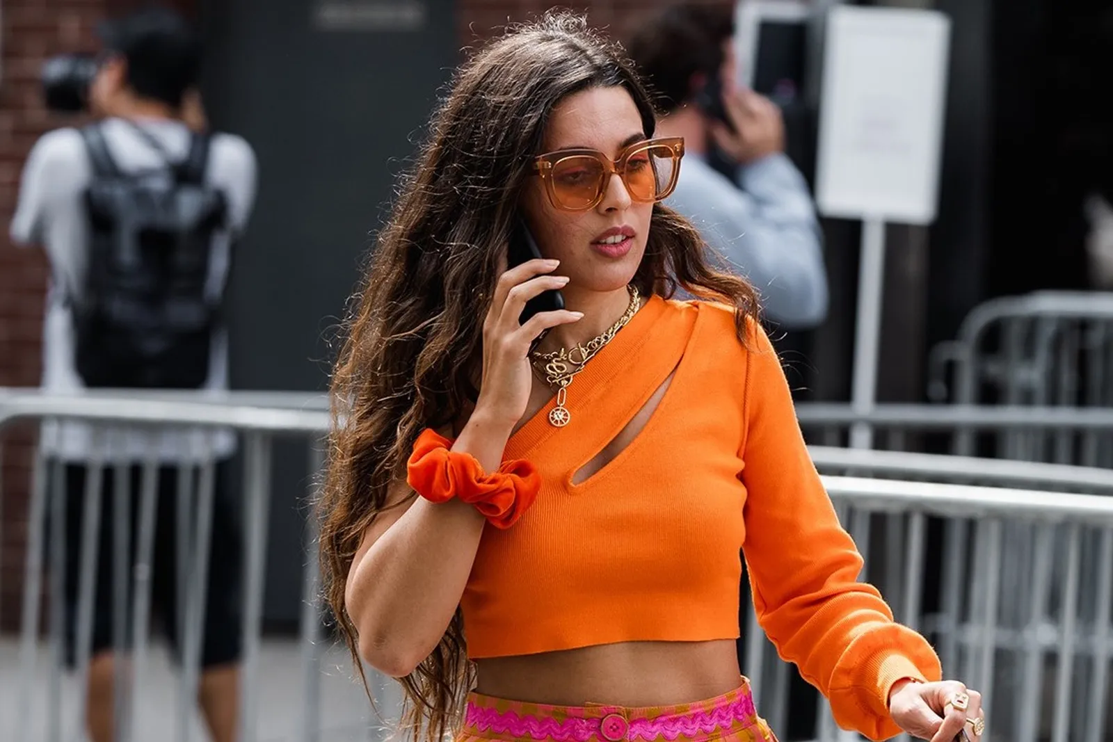 #PopbelaOOTD: Buat Harimu Cerah Seharian Pakai Baju Orange