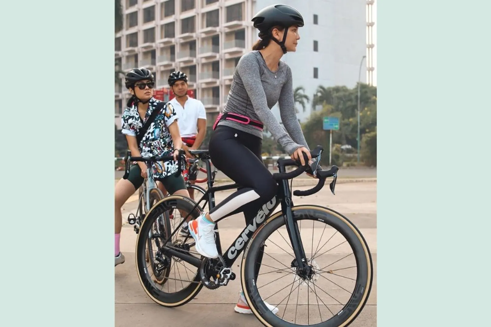 Lagi Ngetren, 7 Seleb Indonesia Ini Juga Ikut Olahraga Bersepeda 