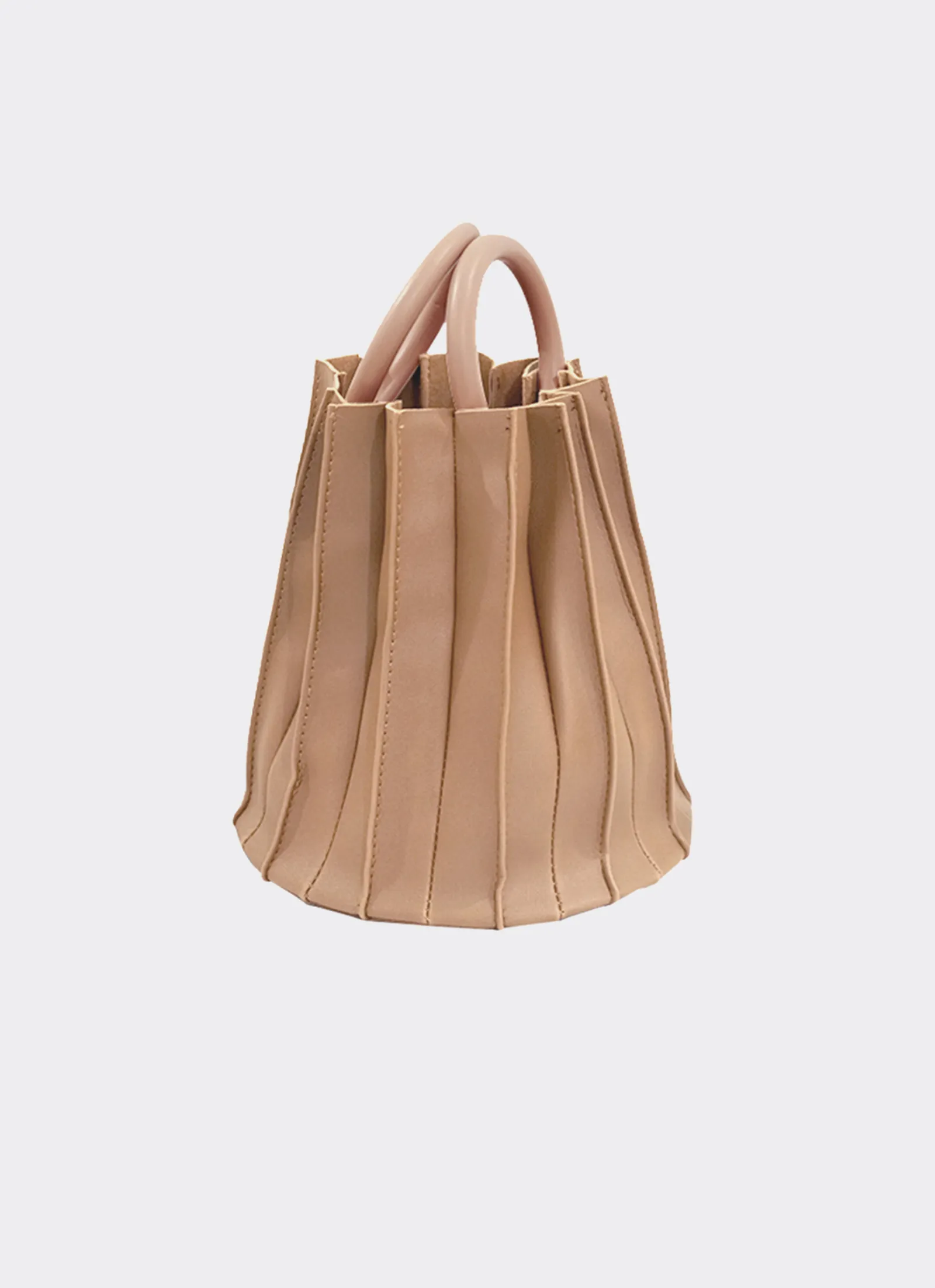 #PopbelaOOTD: Rekomendasi Bucket Bag dari Brand Lokal