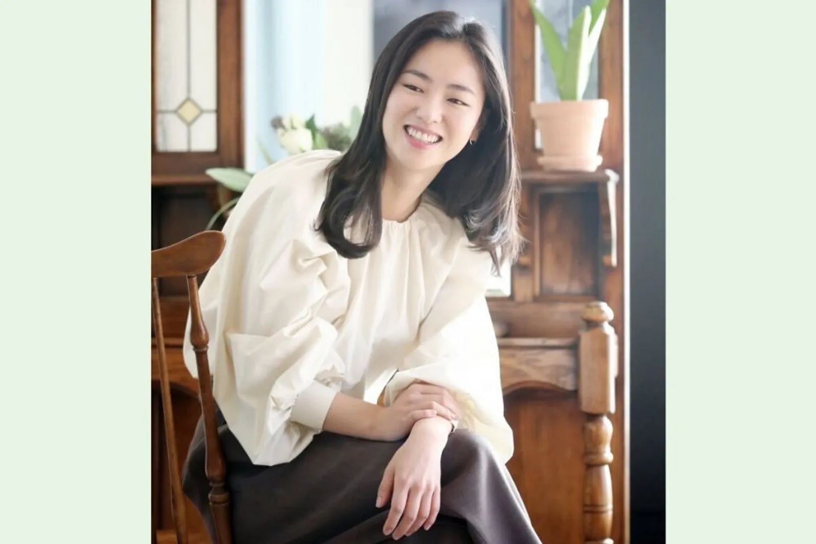 Dikabarkan Jadi Lawan Main Song Joong Ki, Ini 7 Potret Jeon Yeo Bin! 