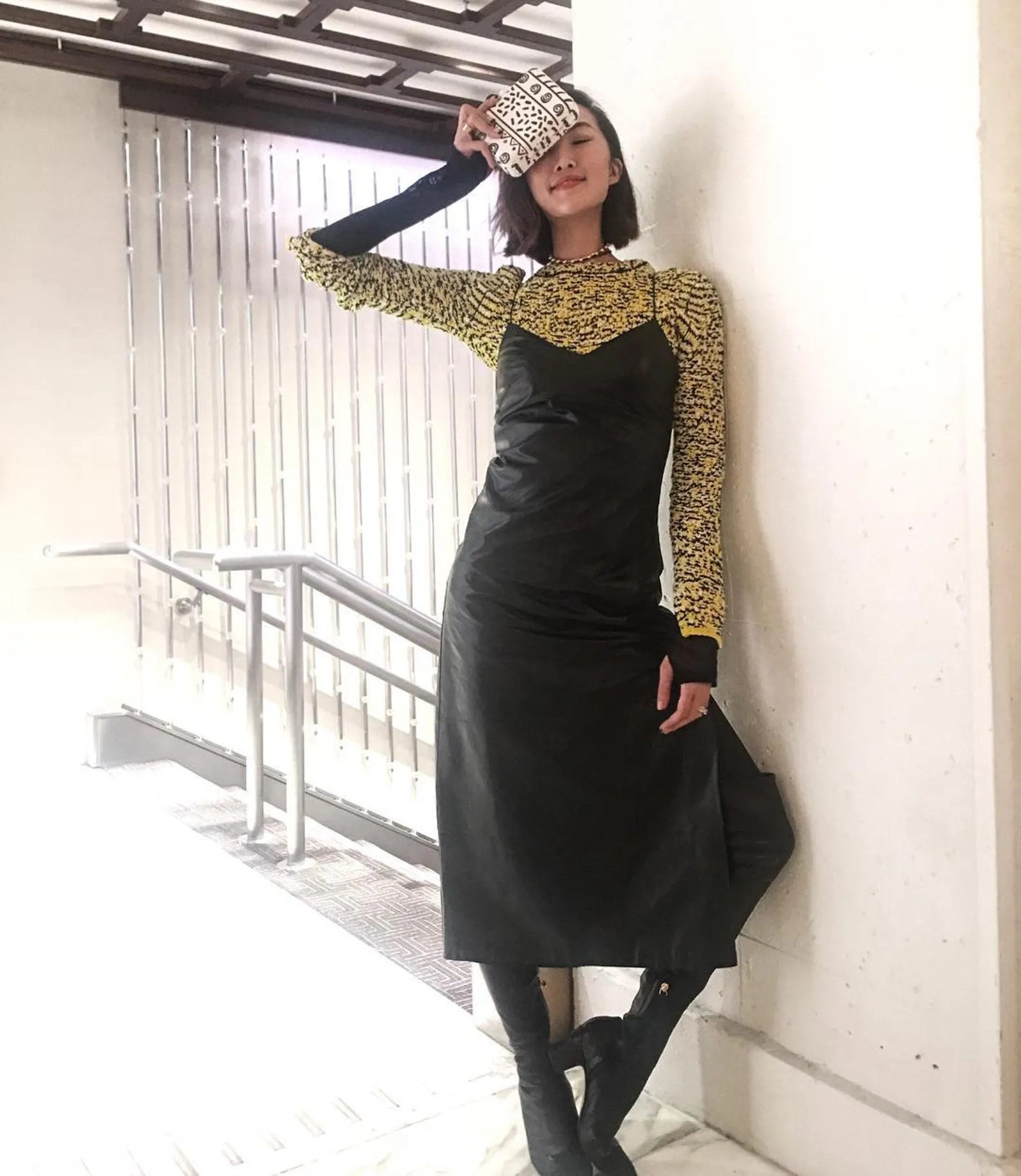 Edgy hingga Seksi, Ini Cara Padu-padan Dress Hitam