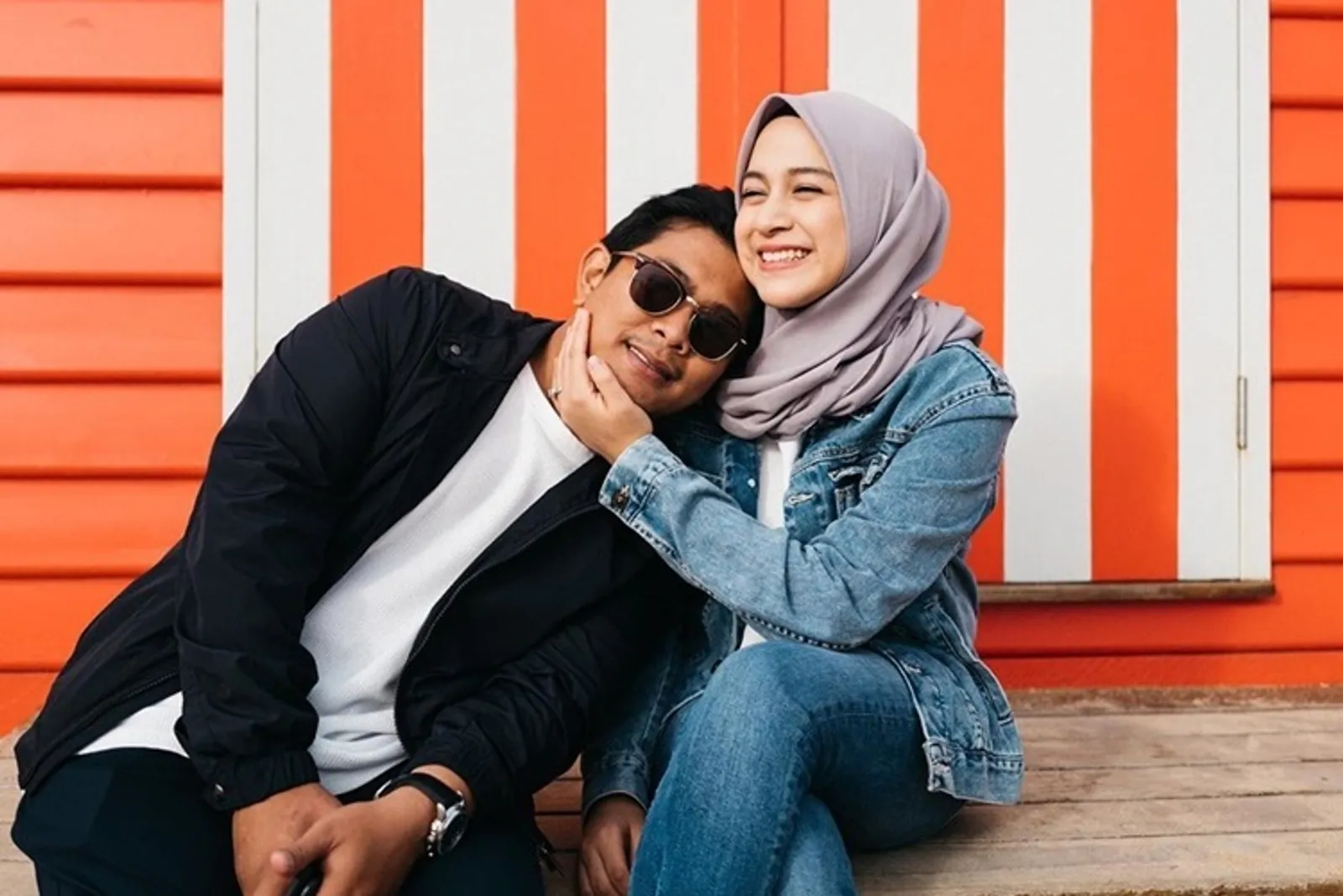 Umumkan Hamil, Intip 10 Potret Romantis Nina Zatulini dan Suami