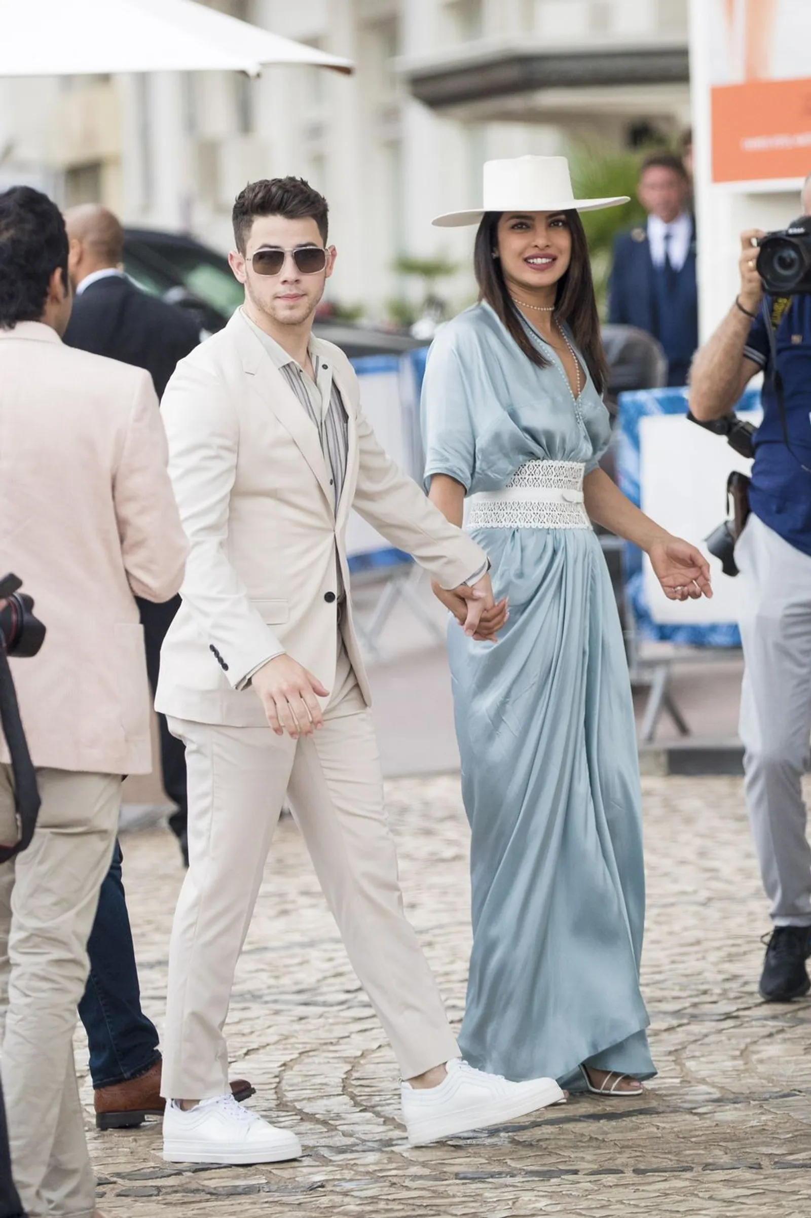 OOTD Romantis Priyanka Chopra dan Nick Jonas, Kompaknya Maksimal!