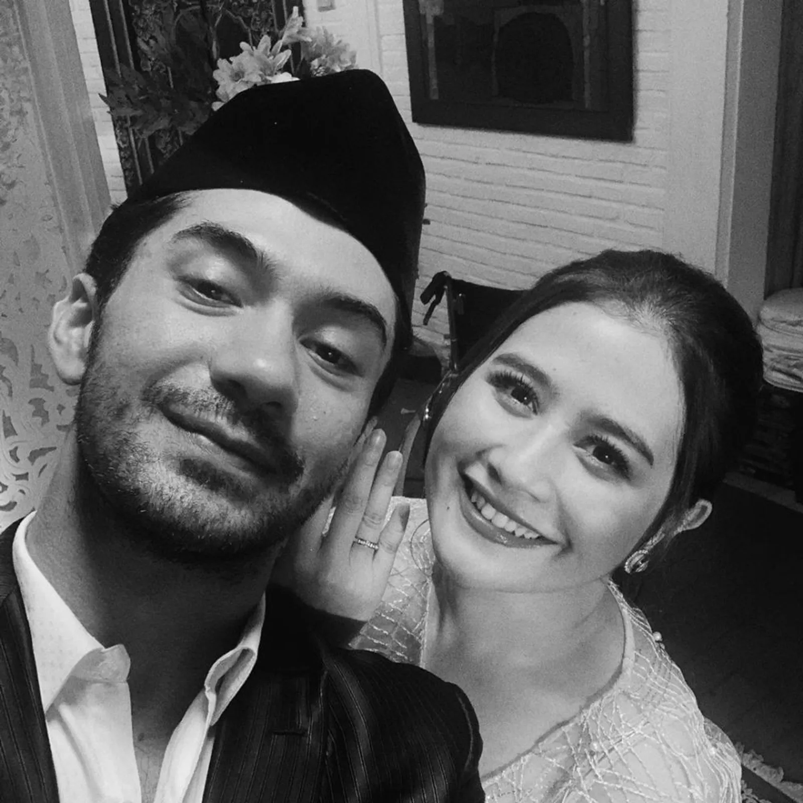 5 Fakta di Balik 'Taaruf' Prilly Latuconsina dan Reza Rahadian