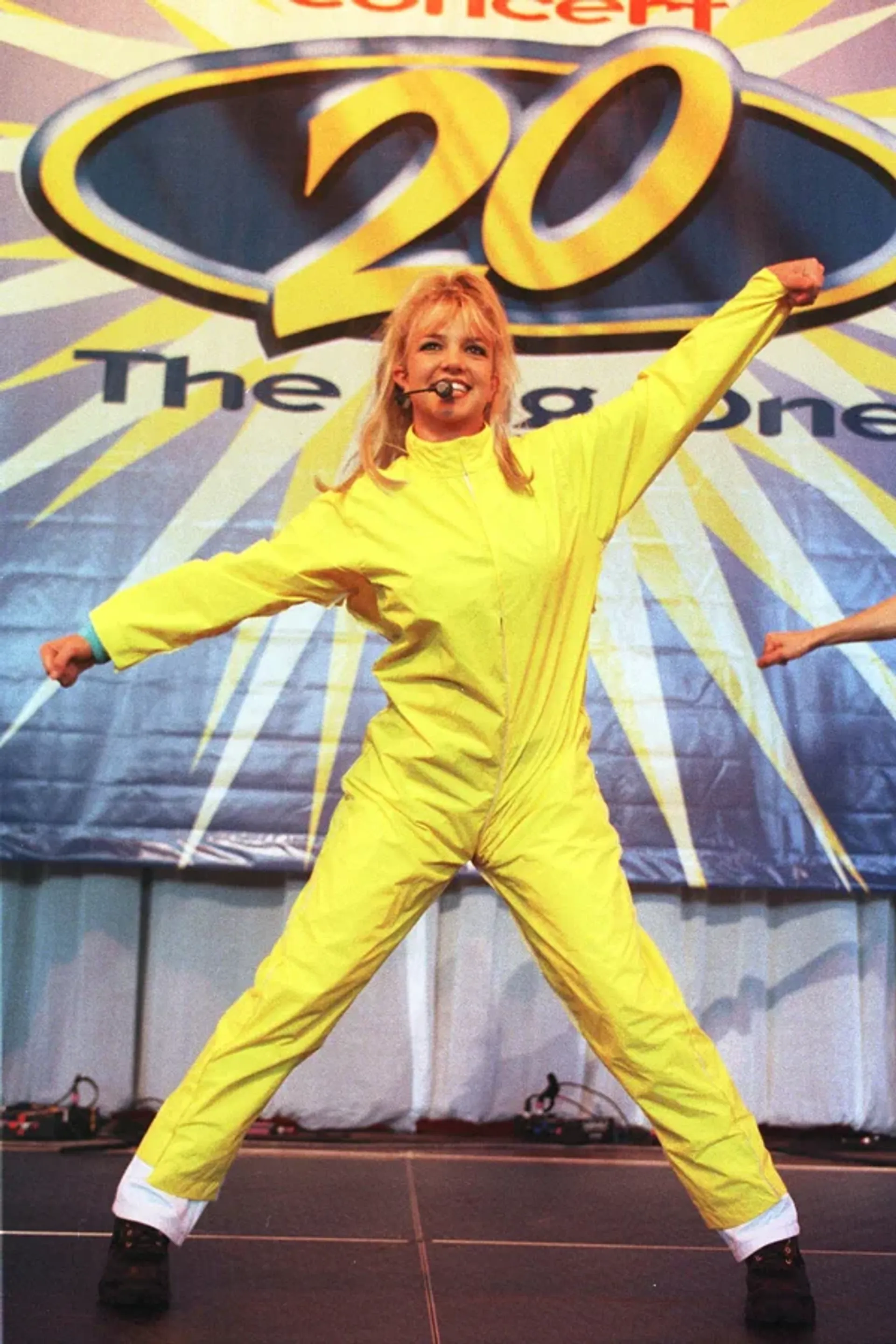 Gaya Khas Britney Spears di Tahun 90an yang Masih Hits Hingga Sekarang