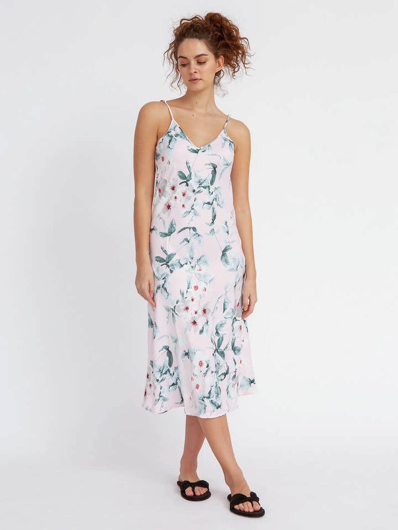 #PopbelaOOTD: Kumpulan Floral Dress untuk Musim Panas 2020