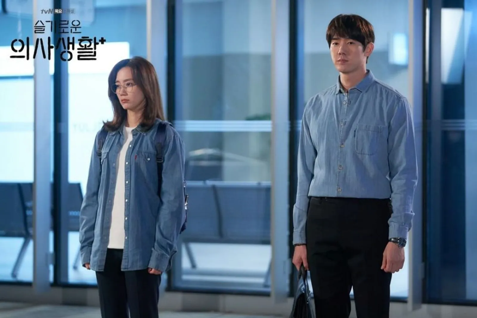 10 Adu Mesra Yoo Yeon Seok di 'Hospital Playlist' vs 'Dr. Romantic'