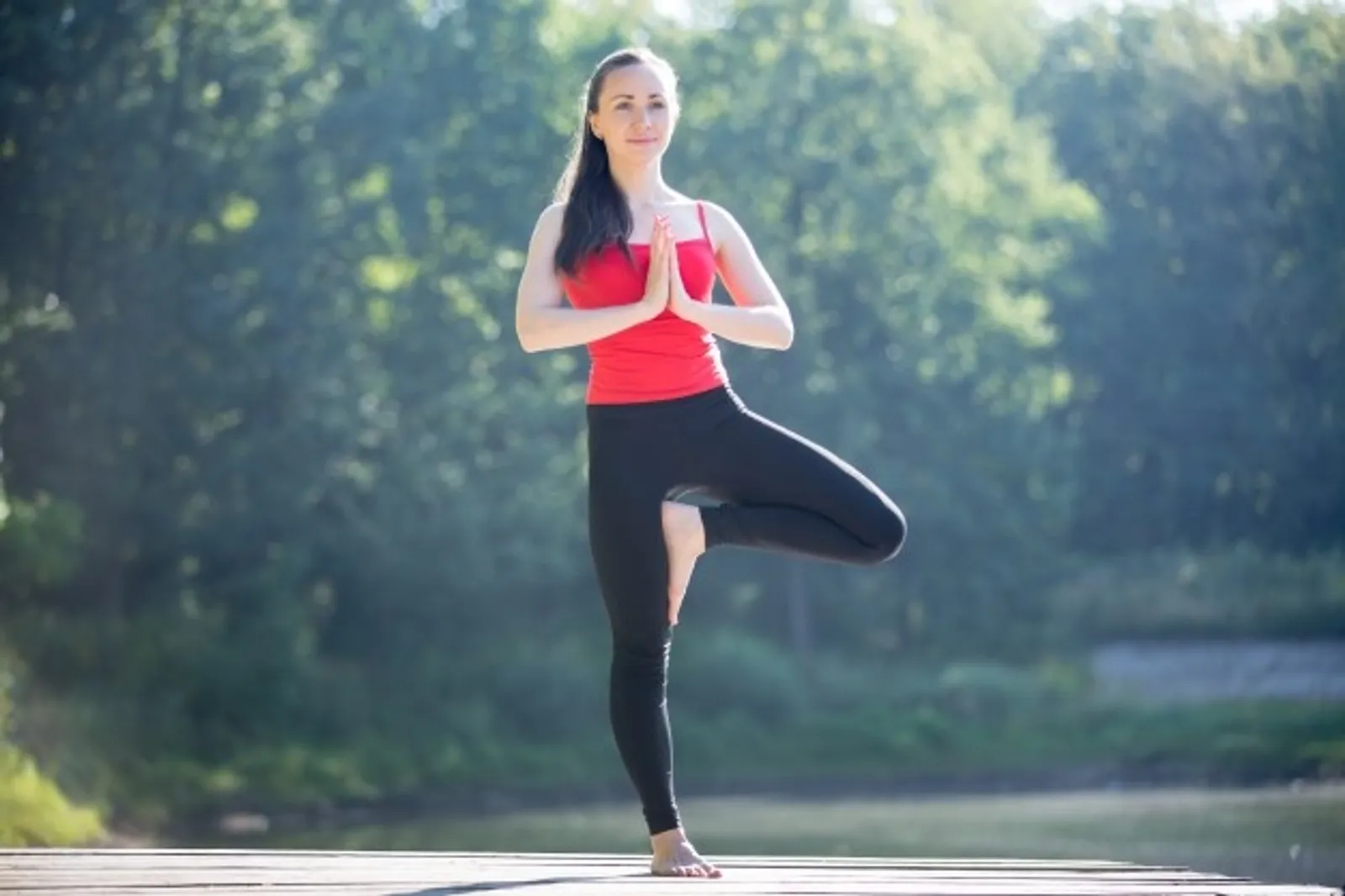 9 Gerakan Yoga Ini Bisa Bantu Kamu Mengecilkan Perut