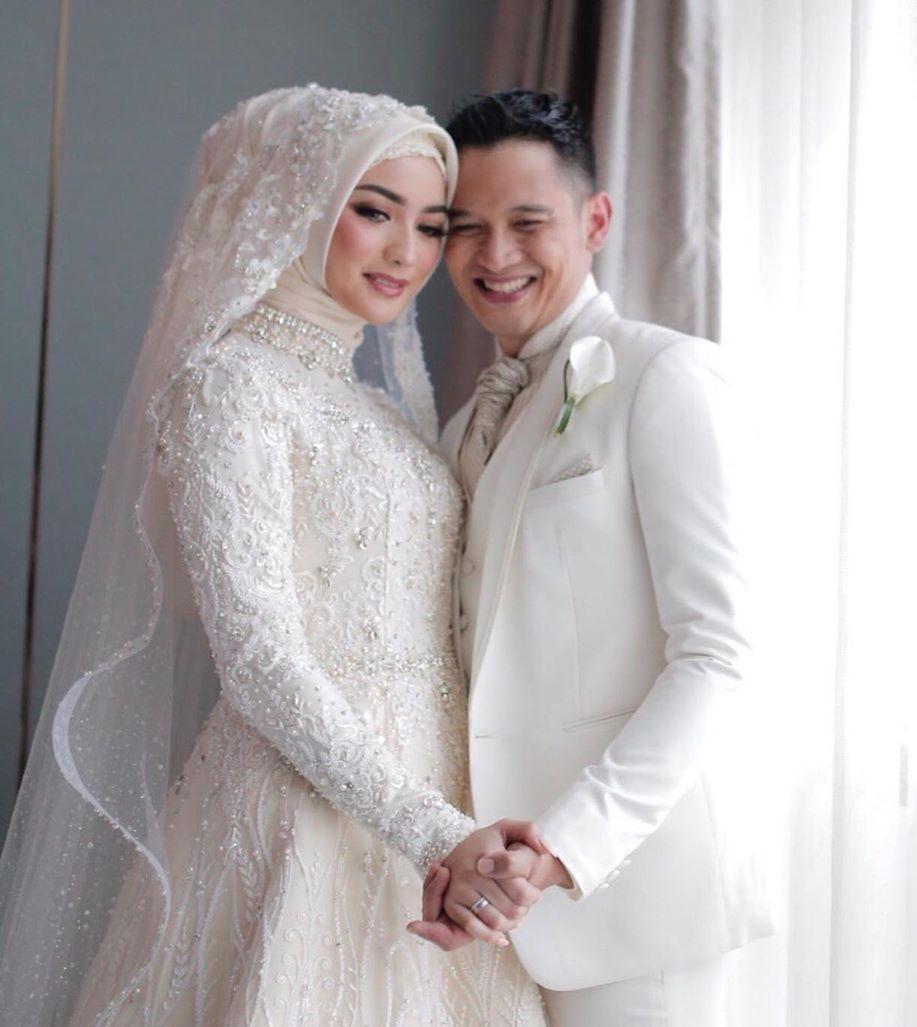 Inspirasi Gaun Akad Nikah Muslimah Sederhana yang Modern