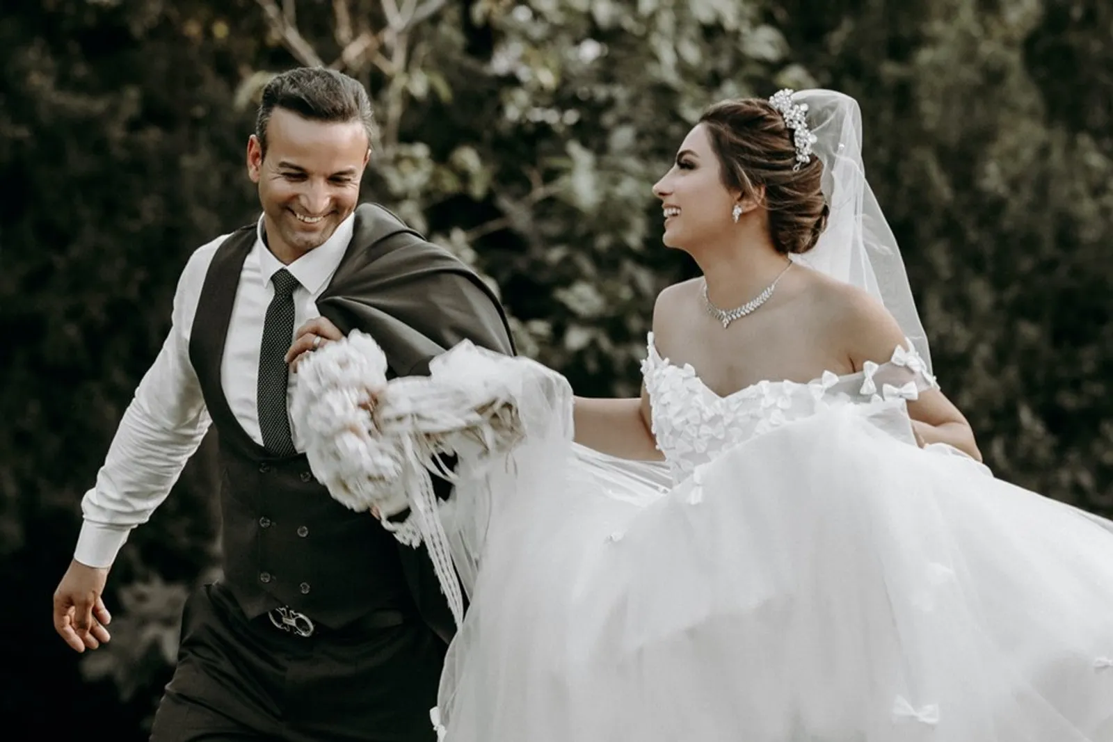 7 Tips Membuat Virtual Wedding Terasa Spesial dan Berkesan