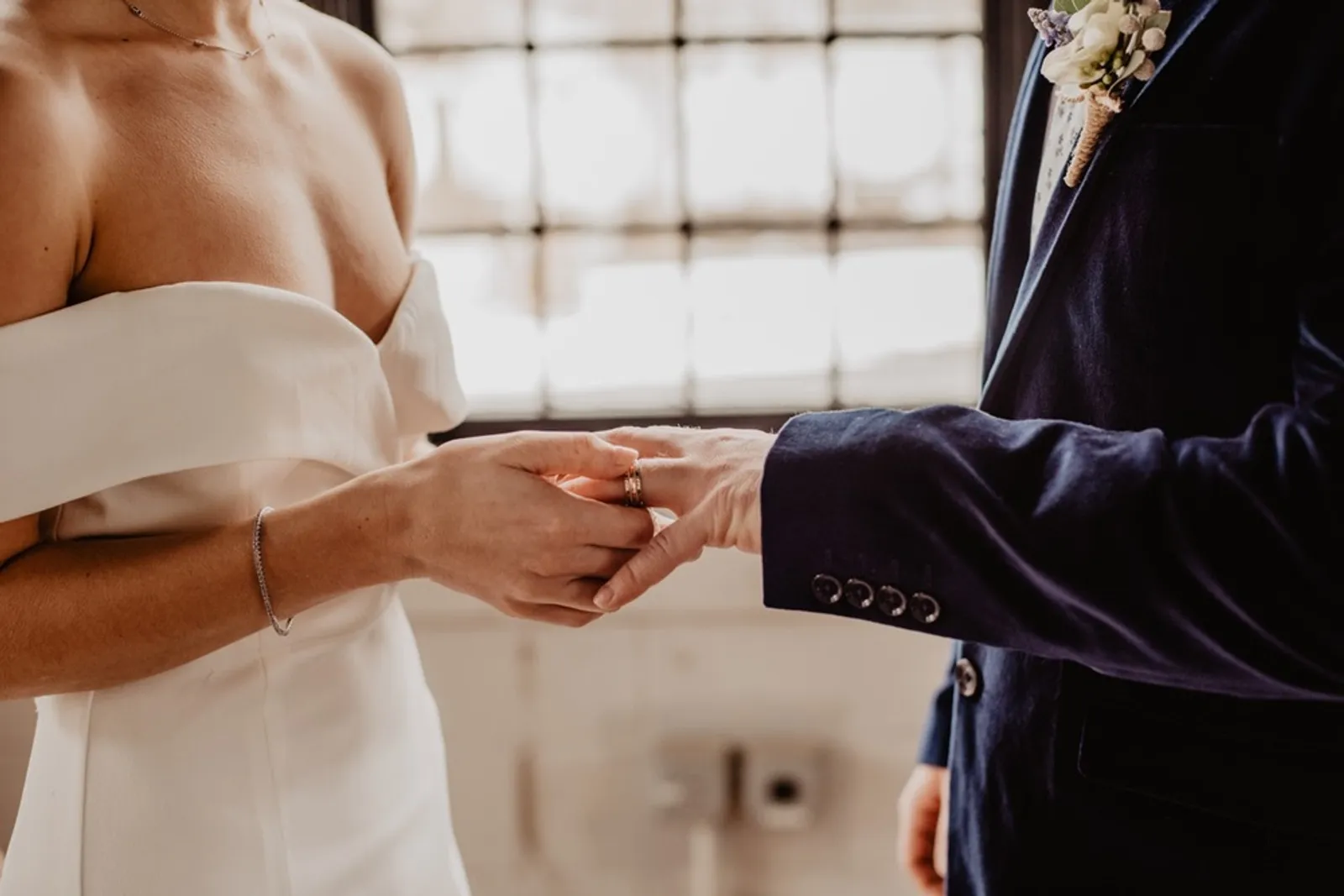 7 Tips Membuat Virtual Wedding Terasa Spesial dan Berkesan