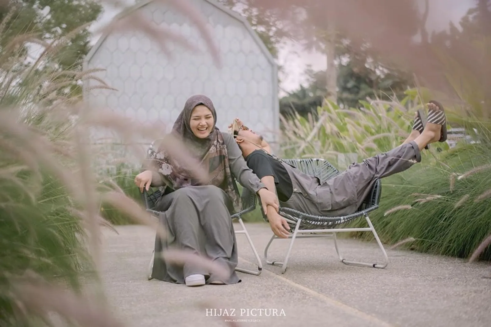 10 Foto Post-Wedding Ricky Harun dan Herfiza, Bak Masih Pacaran!
