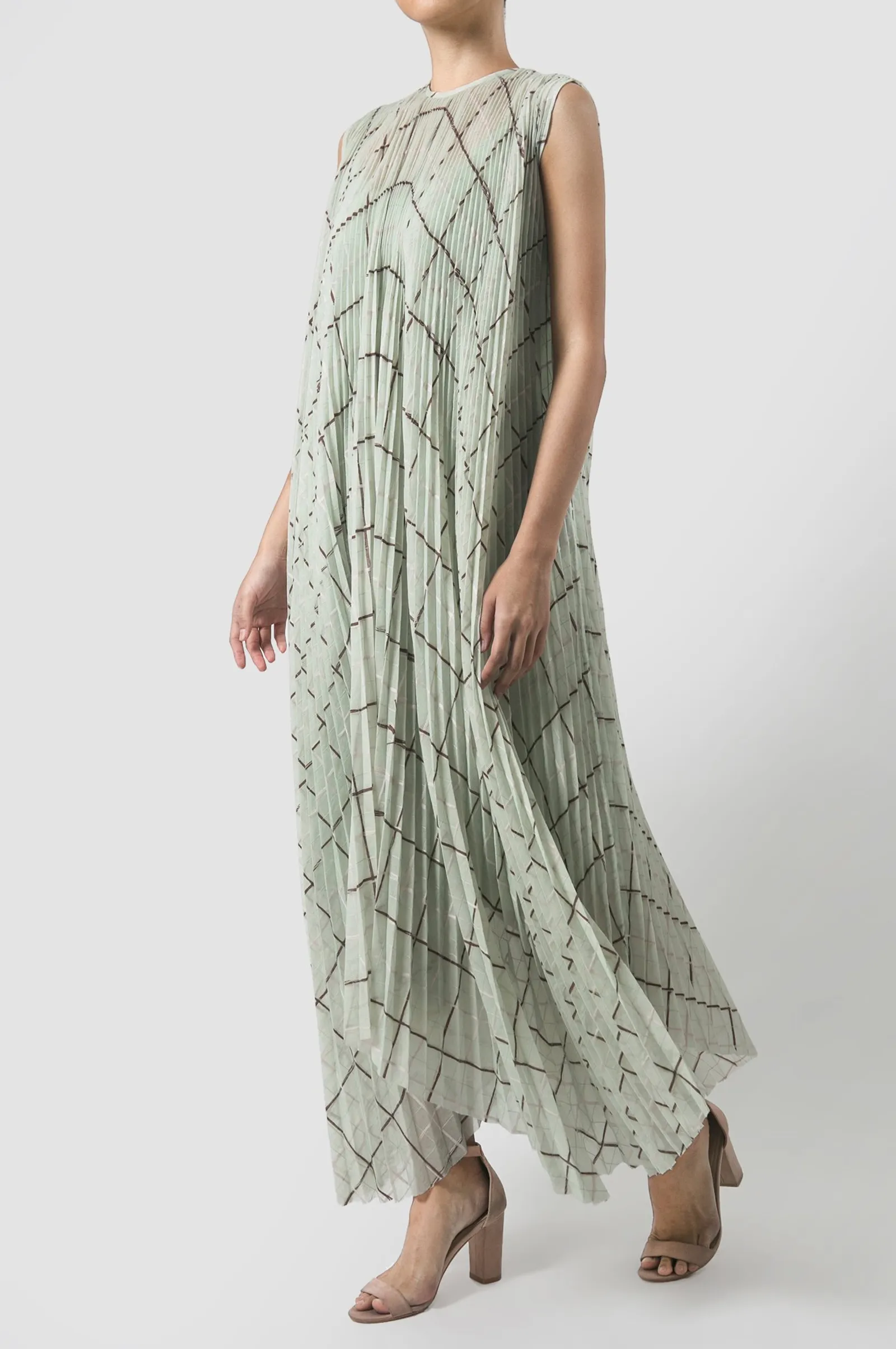 #PopbelaOOTD: Rekomendasi Dress Pesta dari Brand Lokal