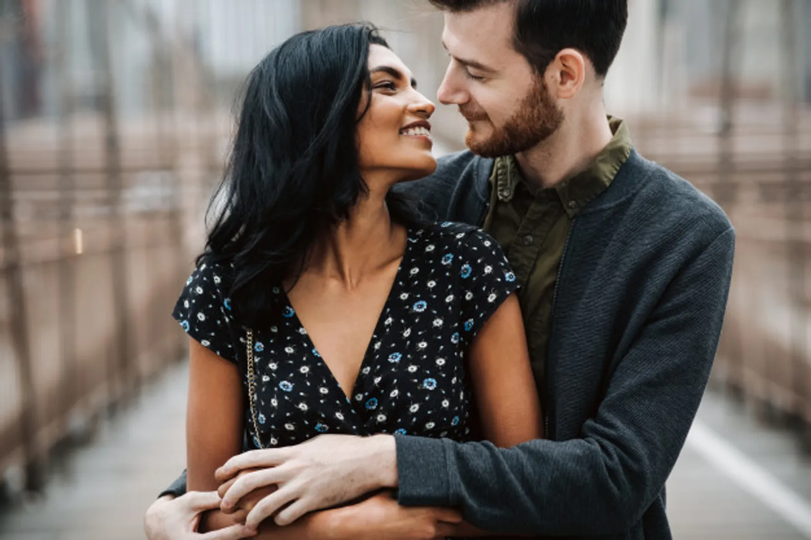6 Perilaku Pasangan yang Jadi Pertanda Bahwa Kamu Seorang Selingkuhan