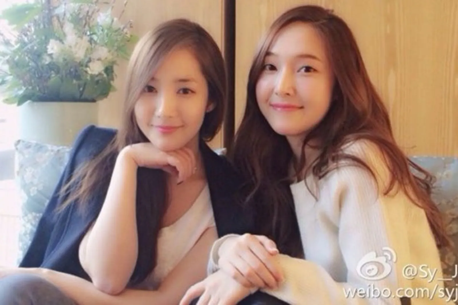 9 Momen Kompak Jessica Jung & Park Min Young yang Jarang Terekspos