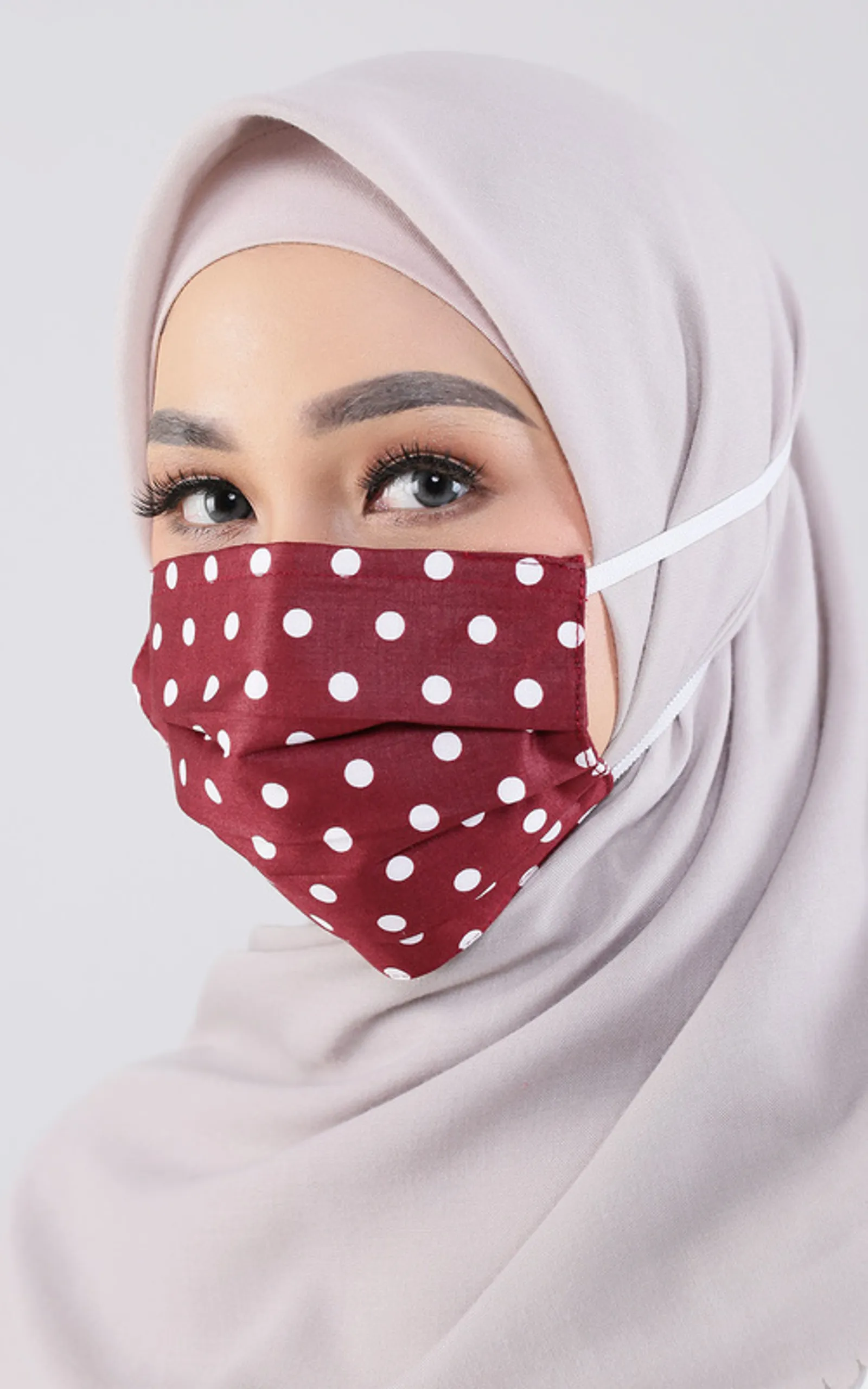 #PopbelaOOTD: Rekomendasi Masker untuk Berhijab dari Brand Lokal