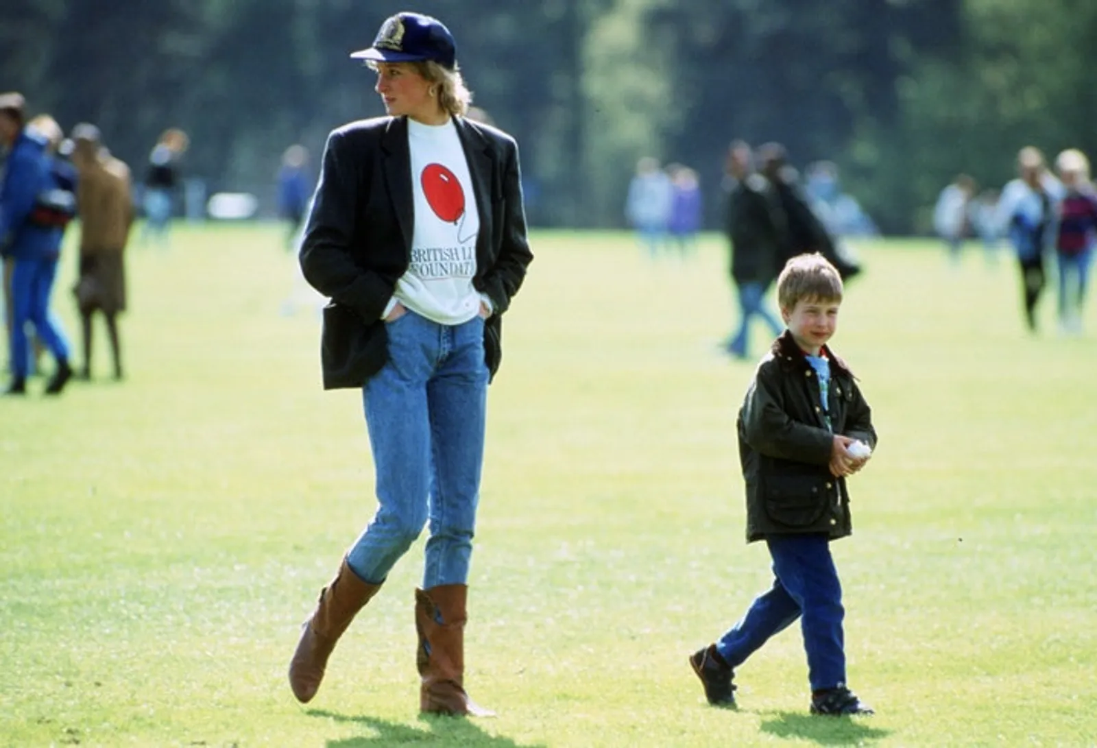 OOTD Pakai Celana Jeans yang Bisa Kamu Tiru dari Putri Diana 