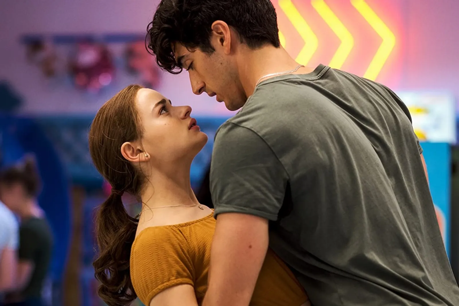 6 Cara Menjaga Hubungan Jarak Jauh dari Film 'The Kissing Booth 2'