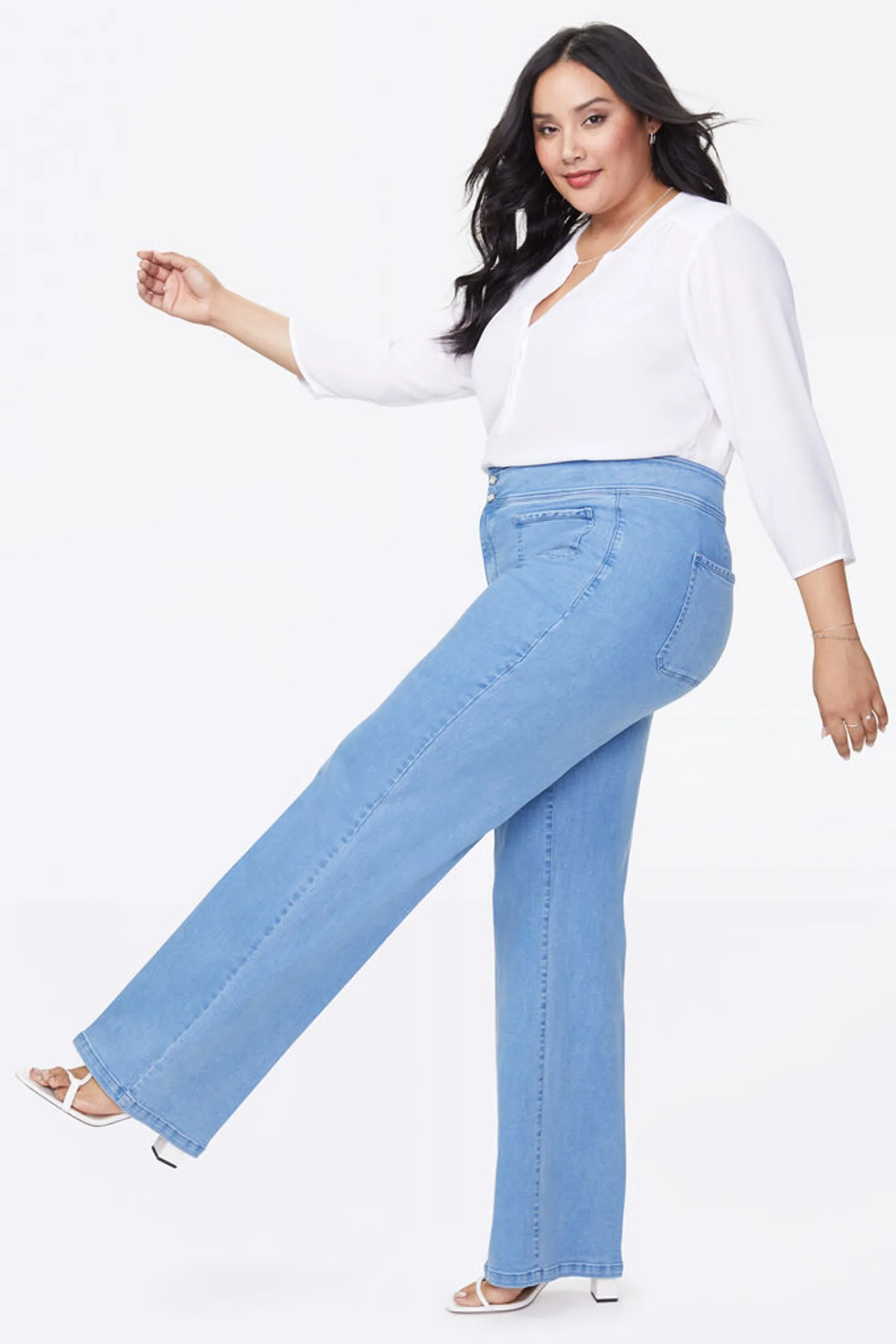 Pilihan Celana Jeans untuk Pemilik Paha Besar atau Atletis