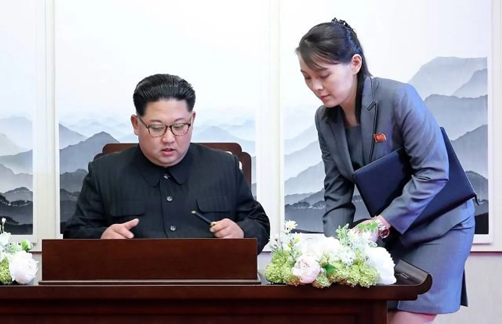 Disebut Akan Gantikan Kim Jong Un, Ini Deretan Fakta Kim Yo Jong