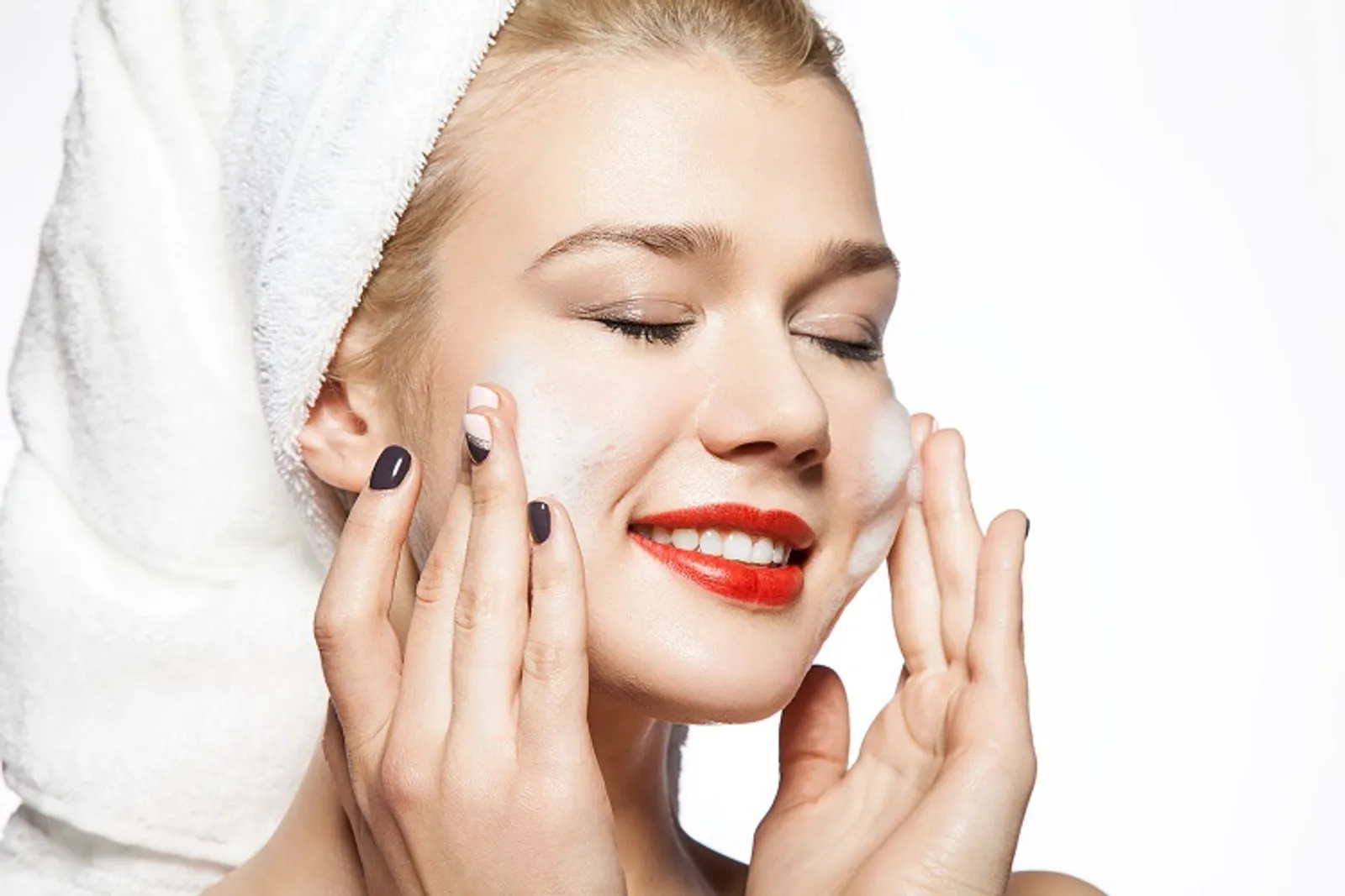 Dear Pemula, Ini 7 Tahapan Skincare Siang dan Malam yang Wajib Diikuti