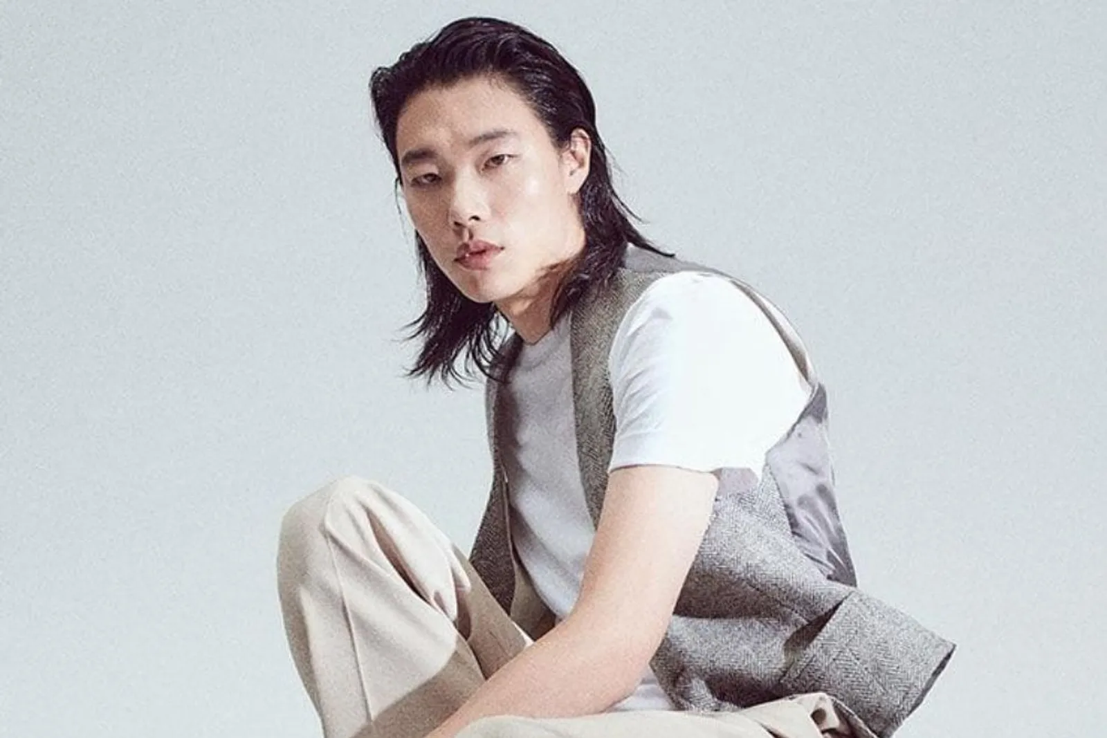 Gaya Aktor Korea dengan Rambut Pendek vs Gondrong, Bikin Susah Pilih!