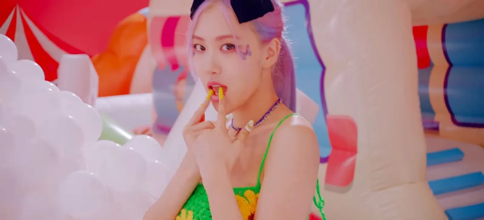 Gaya Gemas BLACKPINK & Selena Gomez di Video Klip 'Ice Cream'