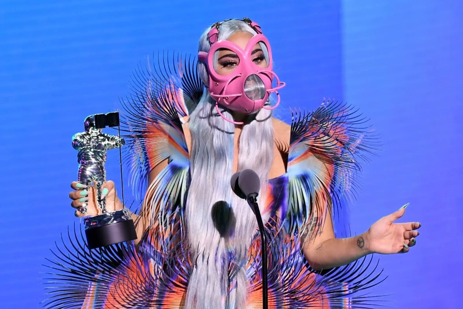 Ganti Baju 7 Kali, Ini Gaya Nyentrik Lady Gaga di MTV VMA 2020