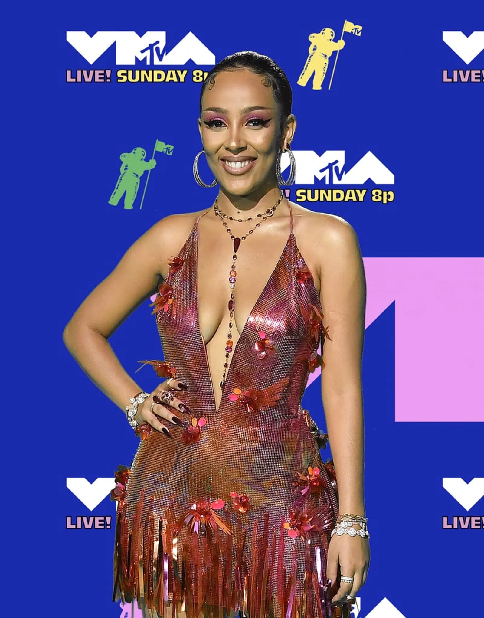 Digelar Virtual, Ini 10 Gaya Terbaik di Karpet Merah MTV VMA 2020