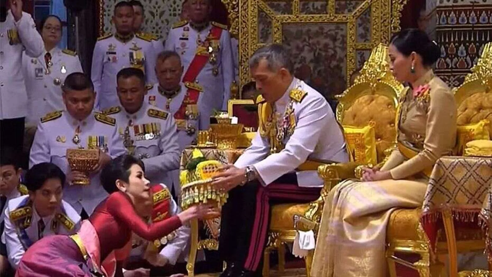 Foto Syurnya Tersebar, Ini 6 Kontroversi Sineenat Selir Raja Thailand