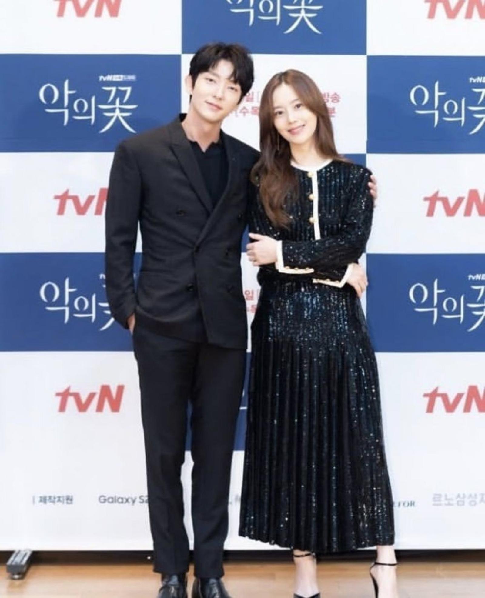 Bikin Kesemsem! 10 Potret Mesra Lee Joon Gi dan Moon Chae Won di Drama