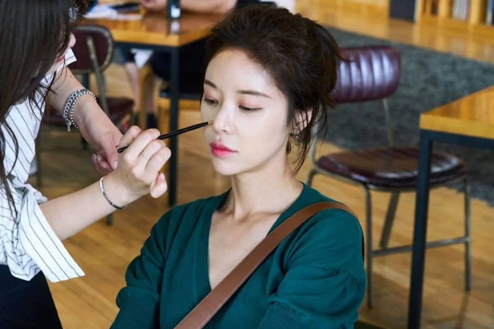 Pernah Jadi 'Kekasih' Park Seo Joon, Begini Pesona Hwang Jung Eum