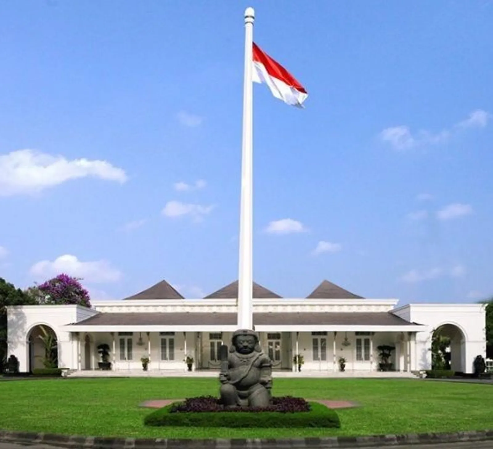 Penuh Sejarah dan Mistis, Ini Fakta Istana Kepresidenan Yogyakarta