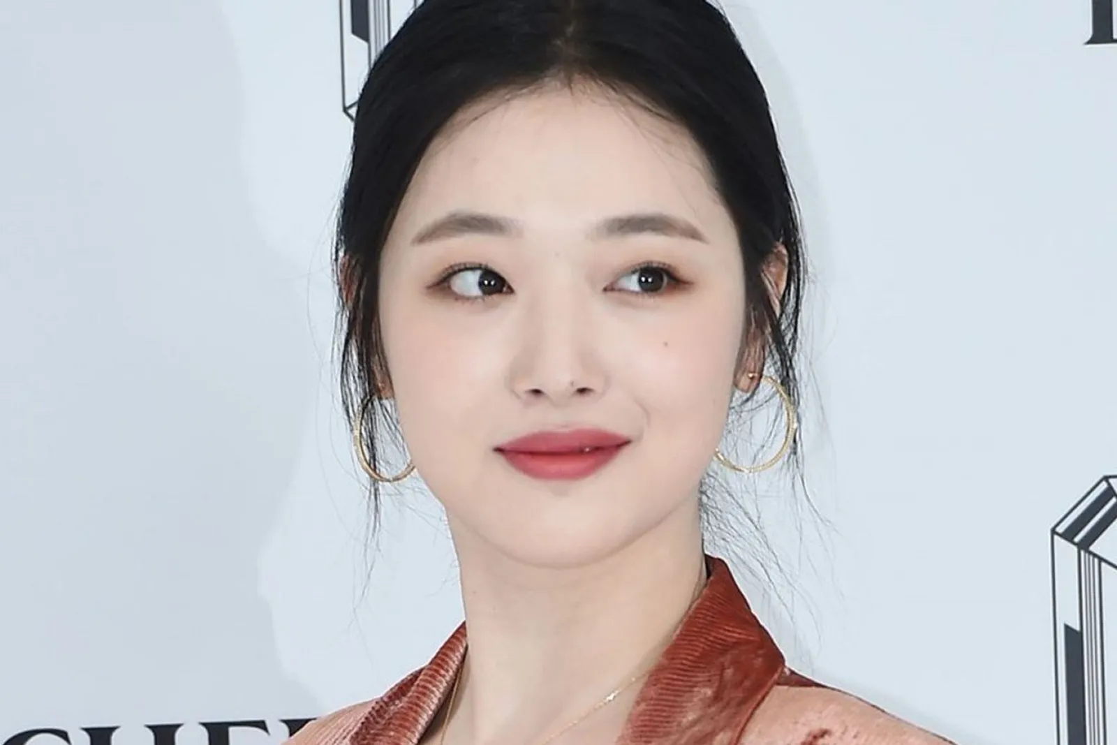 Kisah Cinta Sulli Semasa Hidup Terkuak, 6 Fakta Ini Diungkap Ibunda