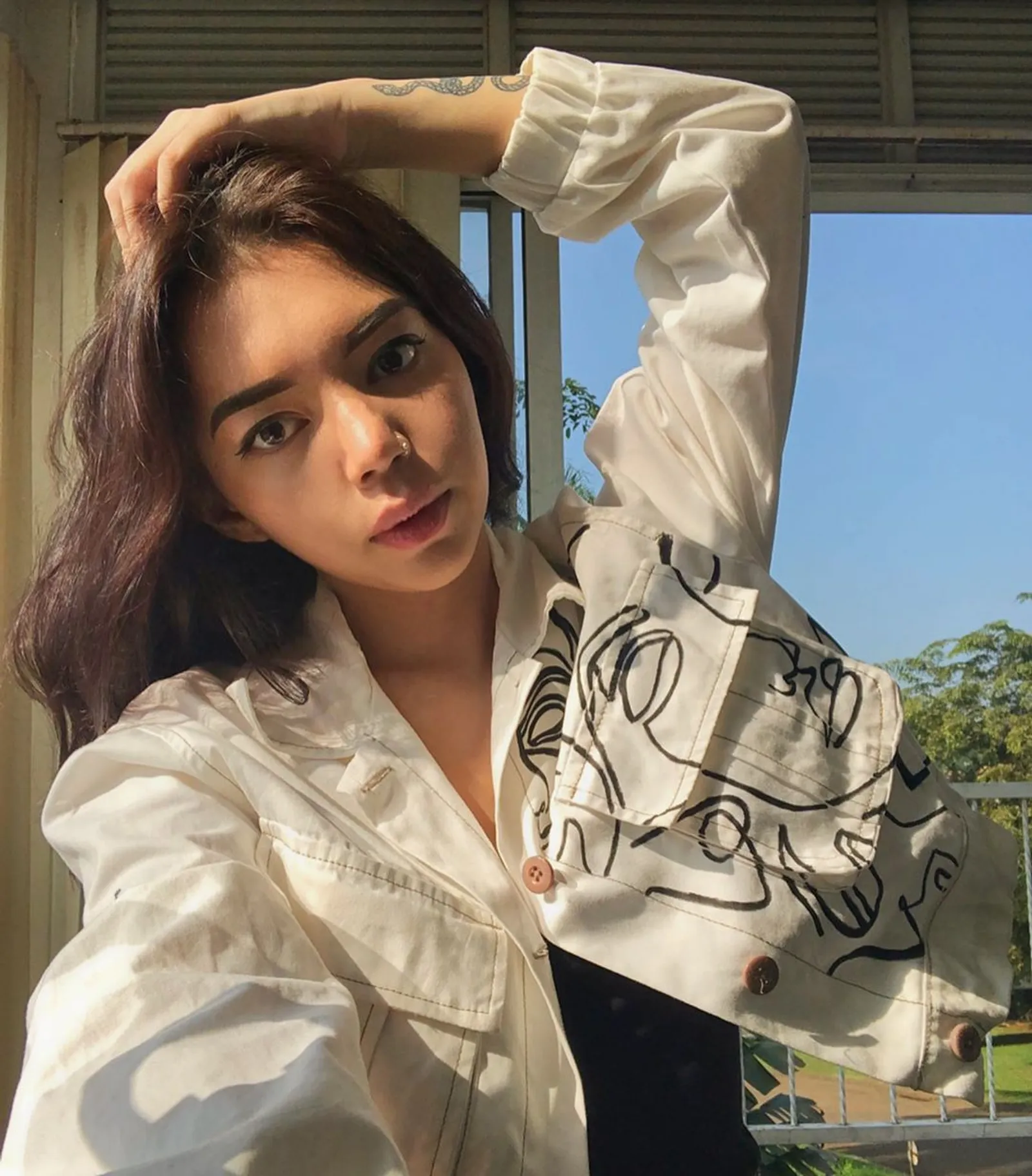 9 Selebgram Dengan OOTD Simple Buat Di Rumah Aja, Contek Yuk!