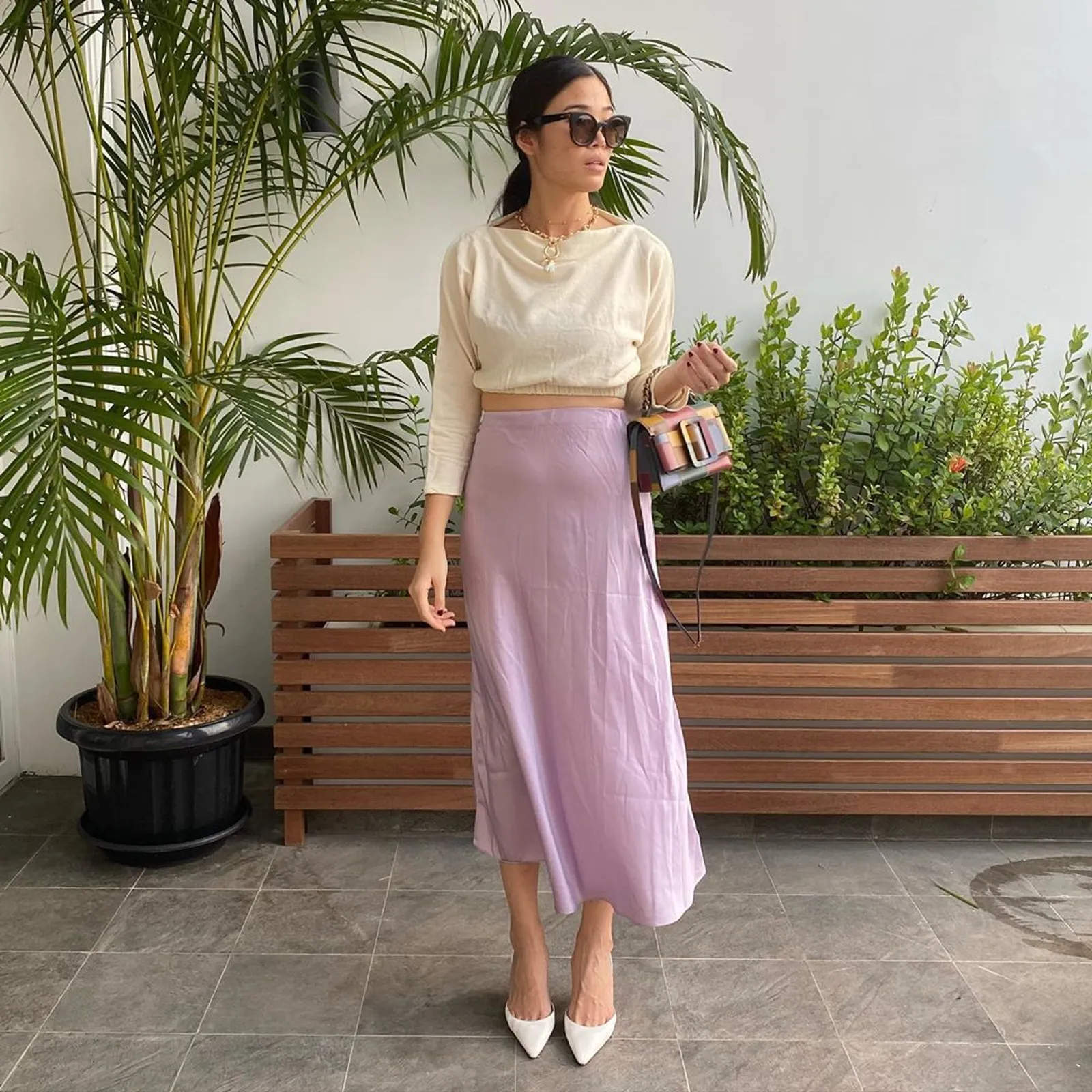 Mudah Ditiru, Ini Gaya Selebgram Indonesia Pakai Outfit Warna Lilac