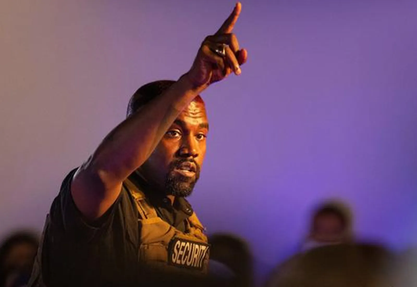 Geger Kanye West Mengaku Nabi Musa Baru dan Kencingi Piala Grammy