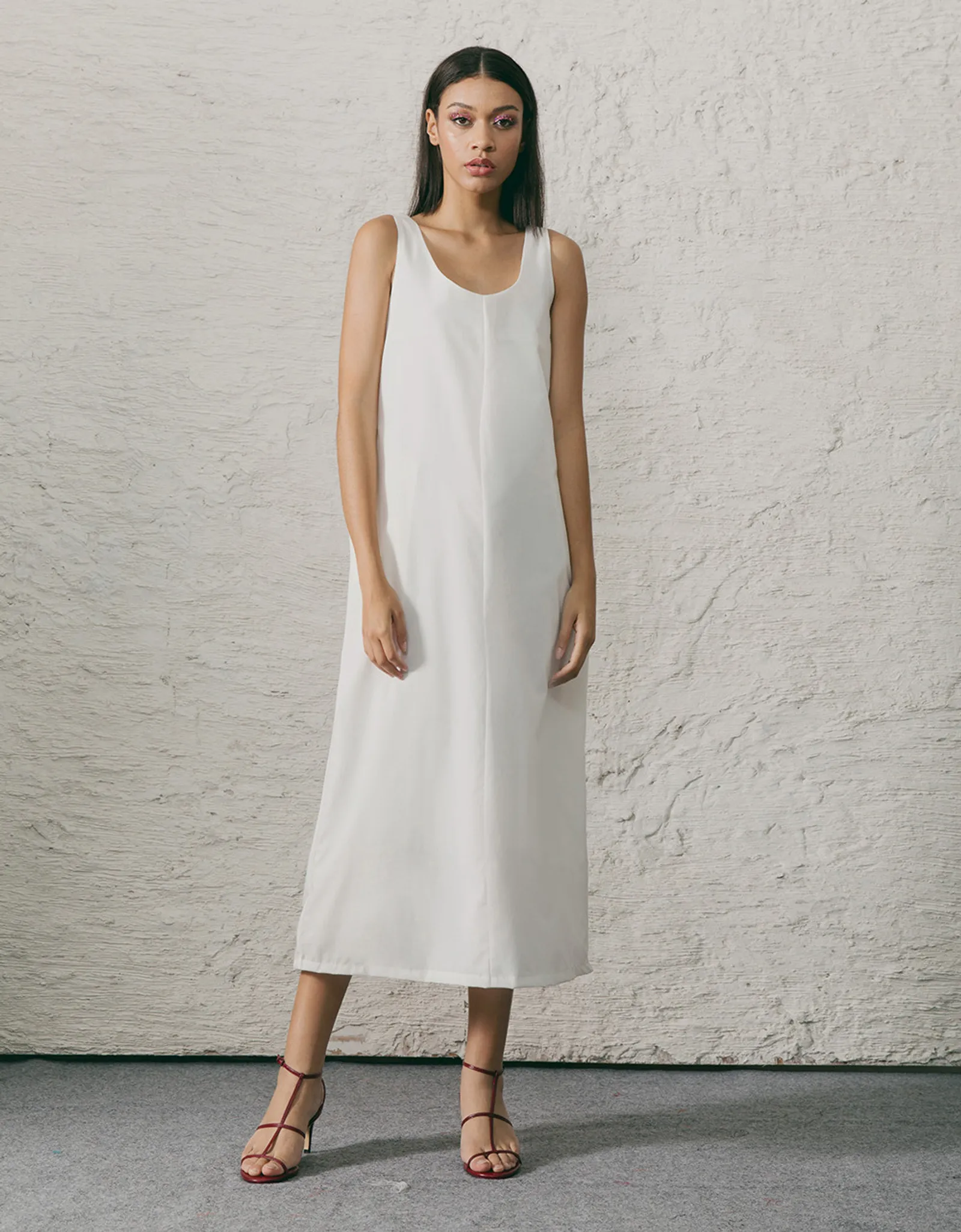 #PopbelaOOTD: OOTD Minimalis Pakai Dress Putih