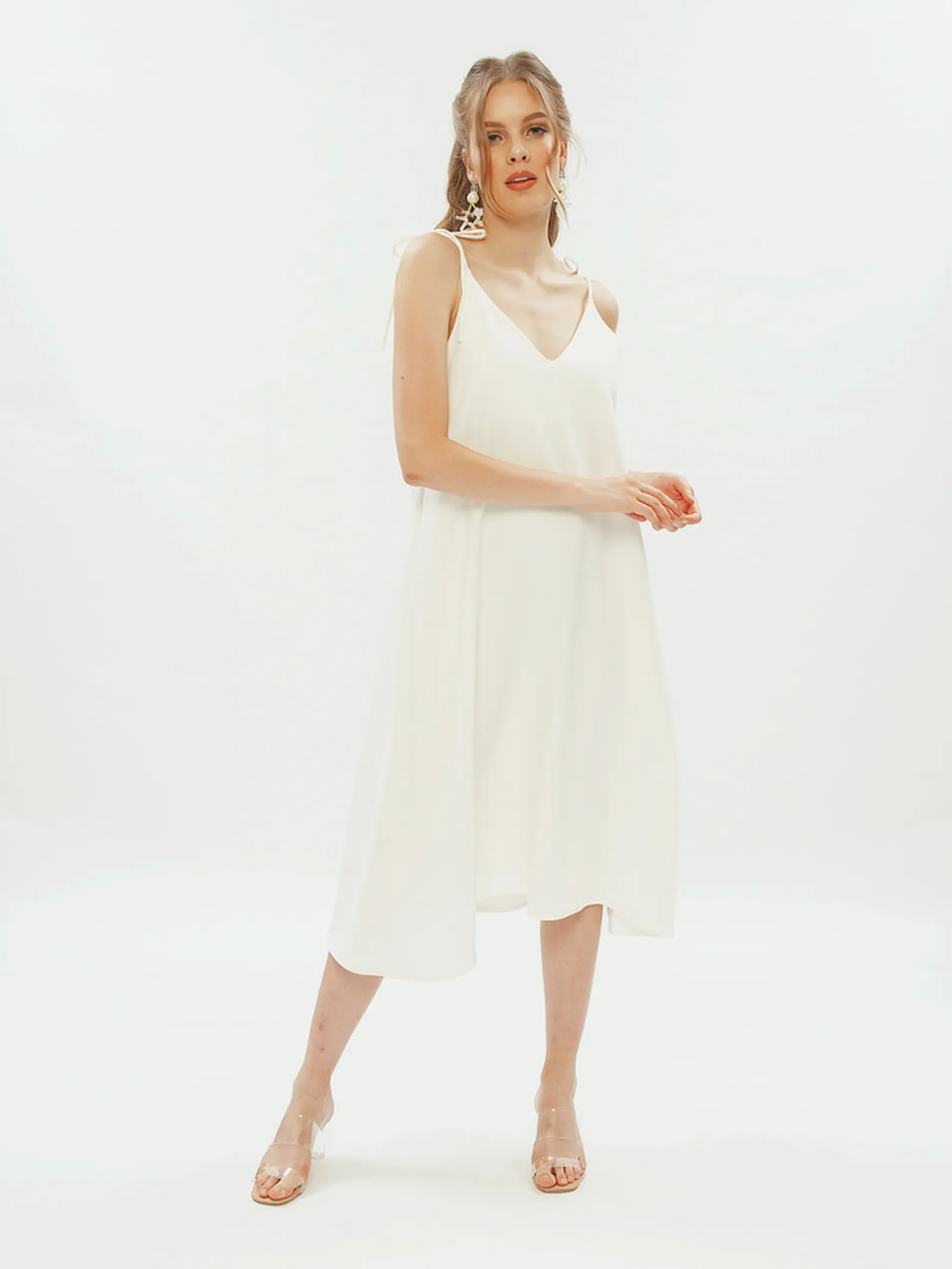 #PopbelaOOTD: OOTD Minimalis Pakai Dress Putih