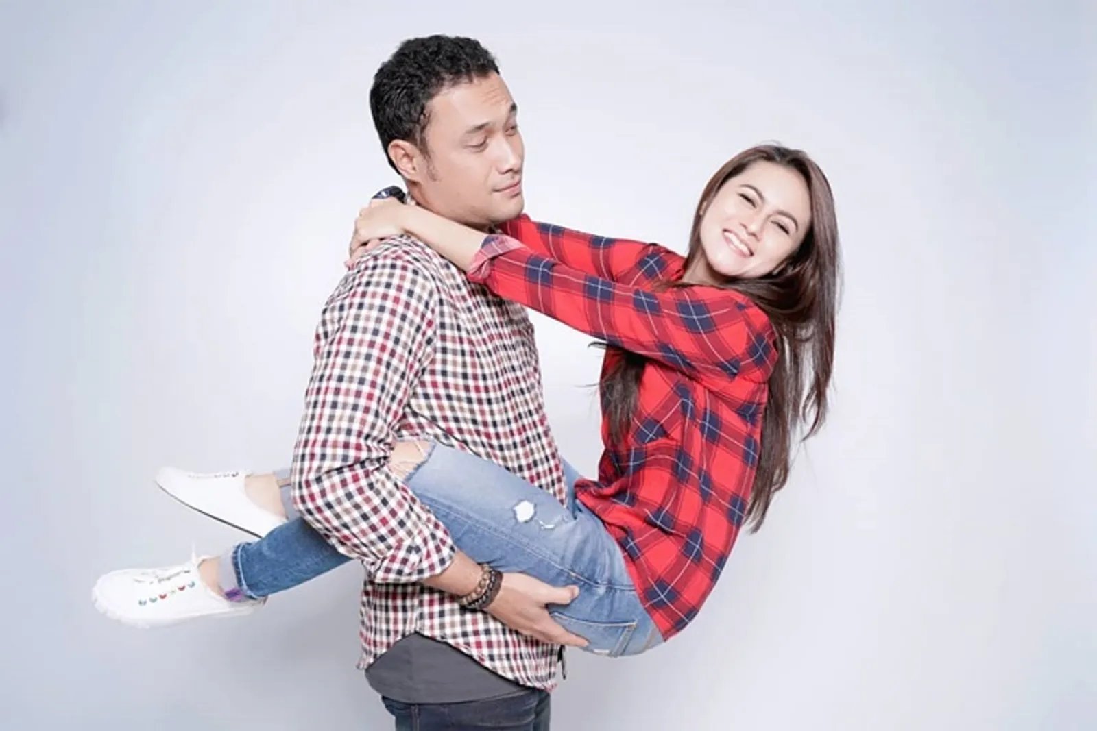 Sering Jadi Pelakor, 8 Aktris FTV Ini Ternyata Punya Pasangan Romantis
