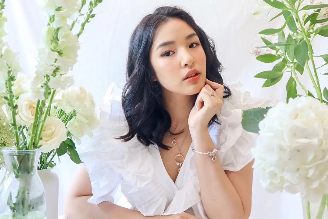 Intip Gaya Tiffany Poernomo, Istri Chef Arnold yang Manis dan Elegan