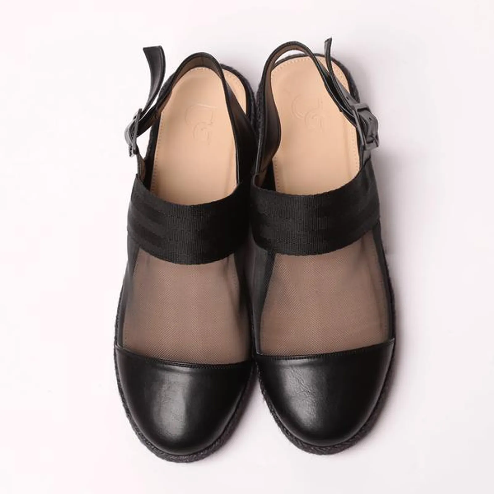 #PopbelaOOTD: Rekomendasi Flat Shoes Brand Lokal di Bawah 400 Ribu 