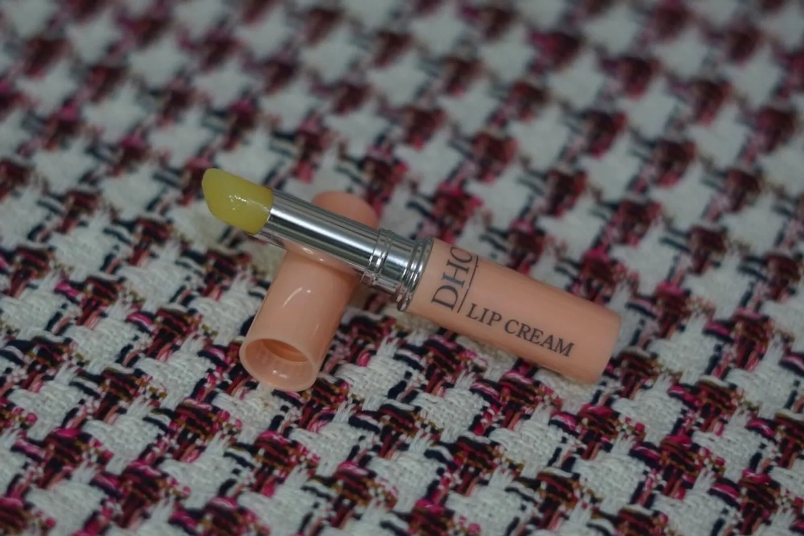 Review DHC Lip Cream, Bibir Lembap Nyaman Seharian