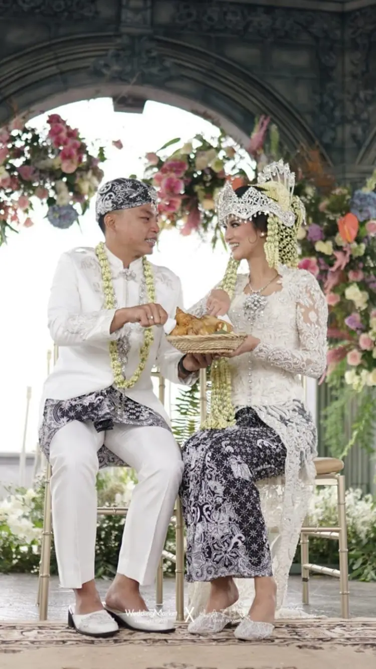 Dipinang Pembalap, 9 Foto Akad Nikah Atries Angel dengan Adat Sunda