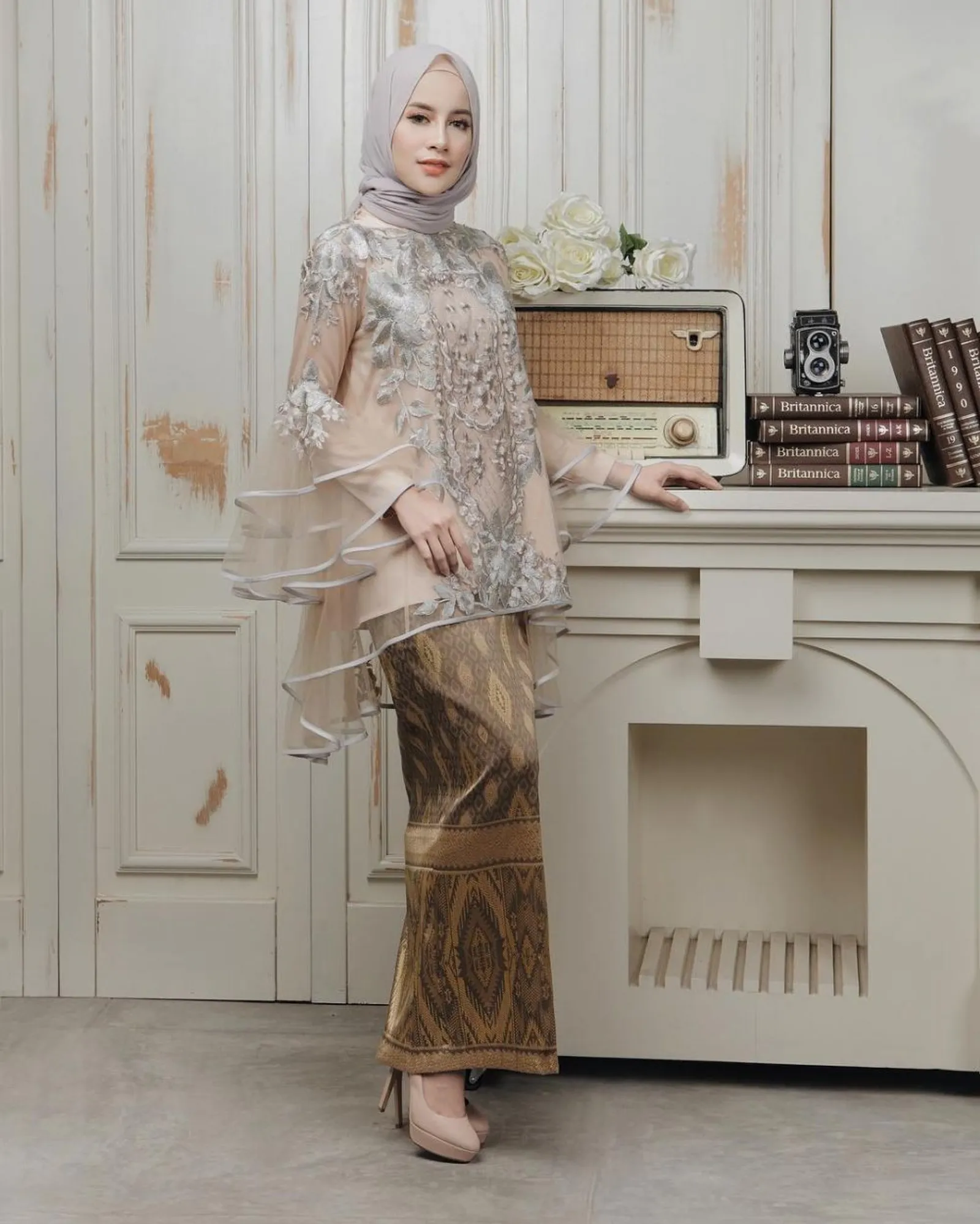 Inspirasi Model Kebaya Wisuda Hijab a La Selebgram Indonesia